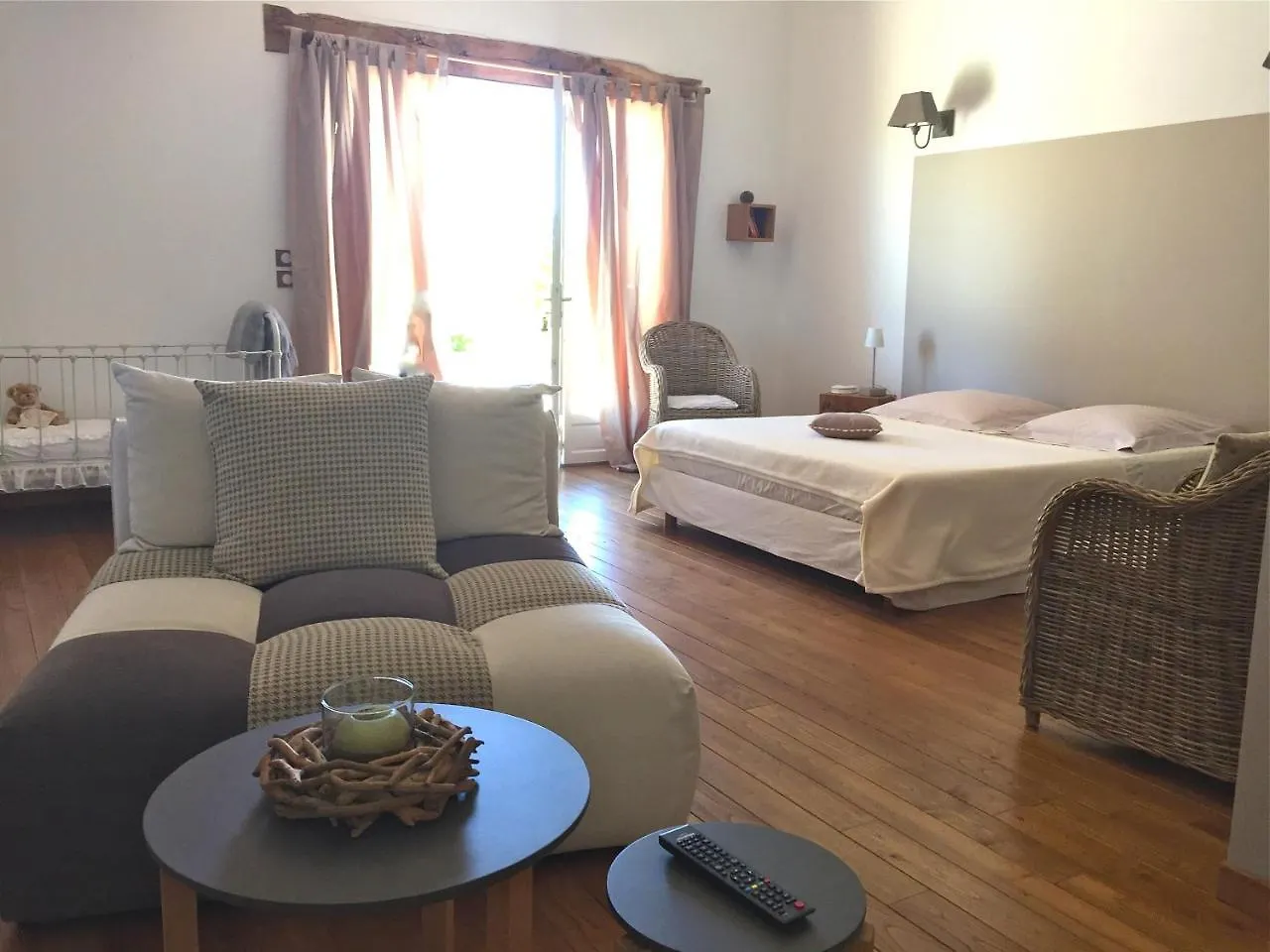 La Frejade Bed & Breakfast Lisle-sur-Tarn 0*,  France